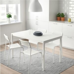 DINNING Table With Chairs (4)